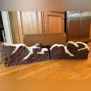 Department 56 Village Mountains – Set of 2 – Retired Accessory**